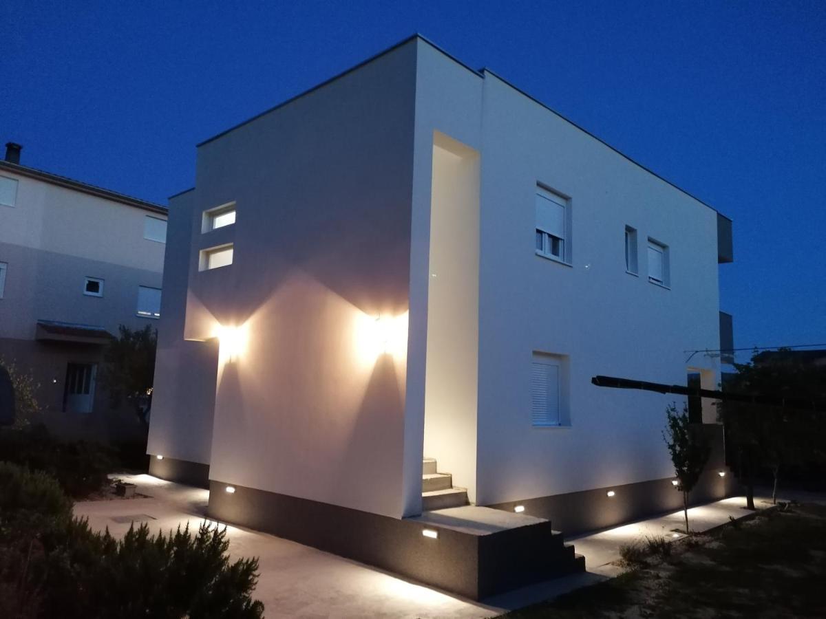Apartments Lota สตารีกราด-ปาเคลนีซา ภายนอก รูปภาพ
