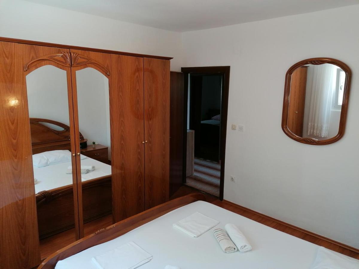 Apartments Lota สตารีกราด-ปาเคลนีซา ภายนอก รูปภาพ