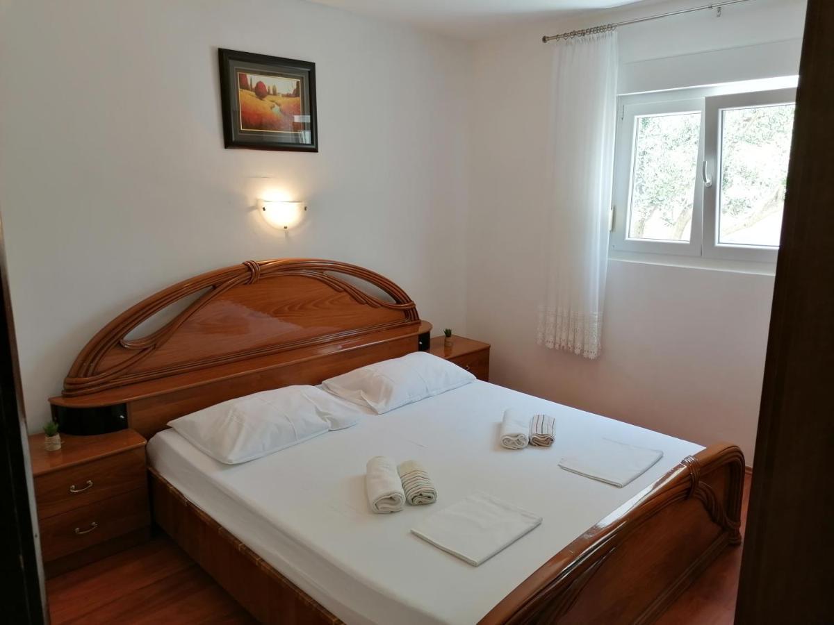 Apartments Lota สตารีกราด-ปาเคลนีซา ภายนอก รูปภาพ