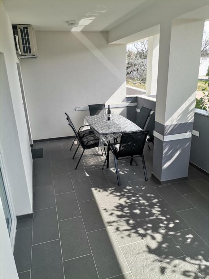 Apartments Lota สตารีกราด-ปาเคลนีซา ภายนอก รูปภาพ