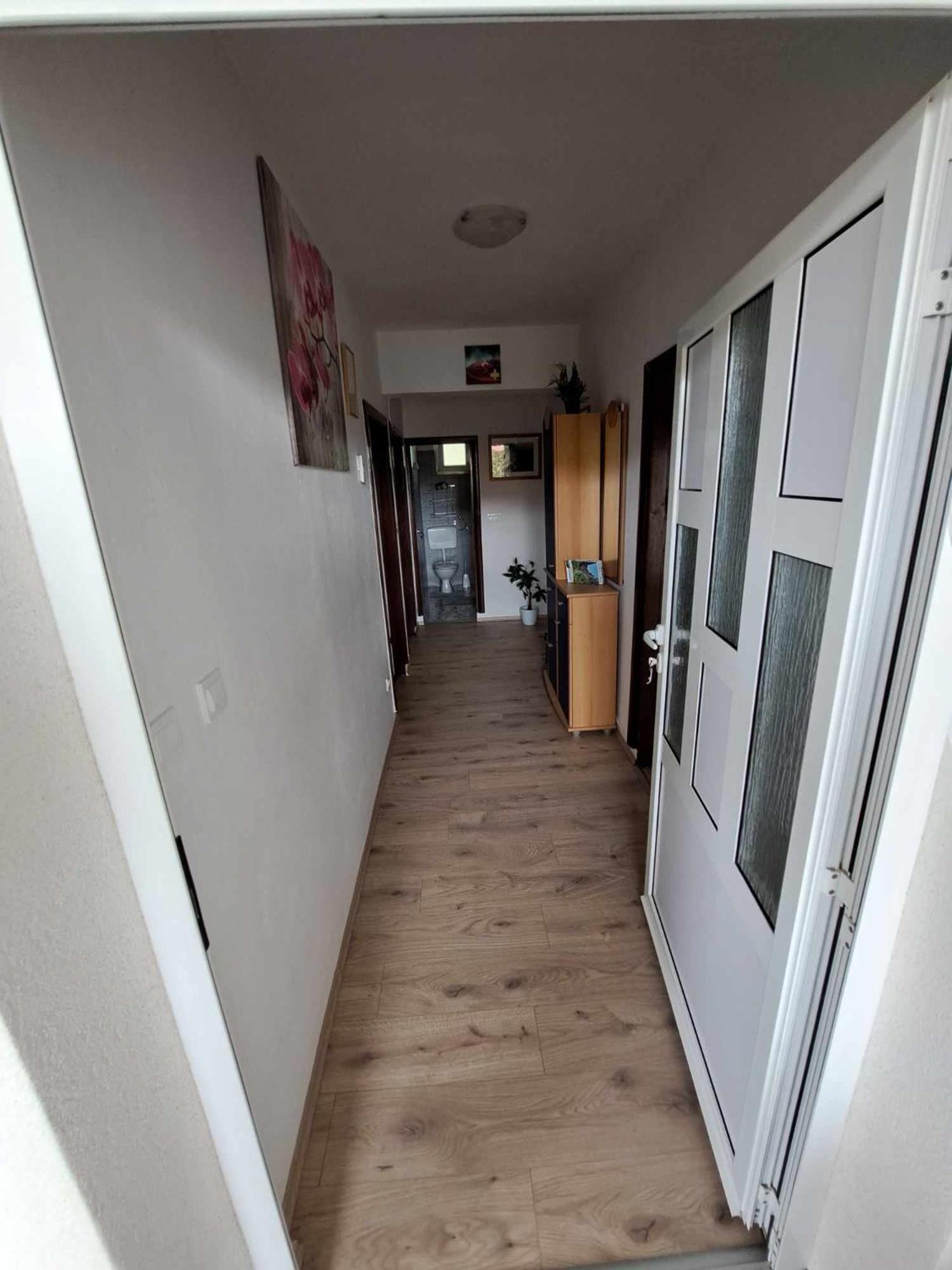 Apartments Lota สตารีกราด-ปาเคลนีซา ภายนอก รูปภาพ